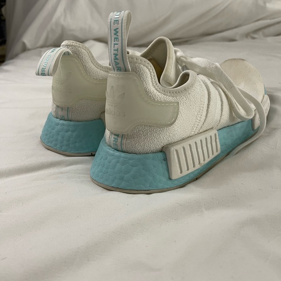 Adidas NMD R1 - Picture 2 of 5